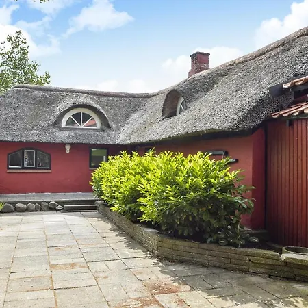 Stunning Home In Juelsminde With Wifi Hébergement de vacances