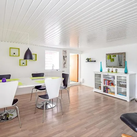 Pet Friendly In Juelsminde With Wifi Holiday home